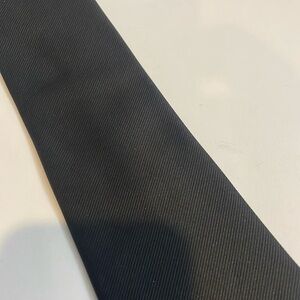 Isaac Mizrahi men’s neck tie in great shape.